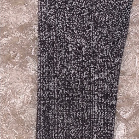 Lululemon grey patterned leggings 2 - Picture 3 of 4